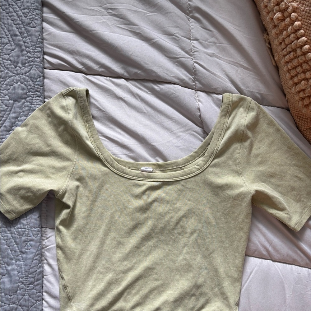 Lululemon Athletica Light Green Short Sleeve Top